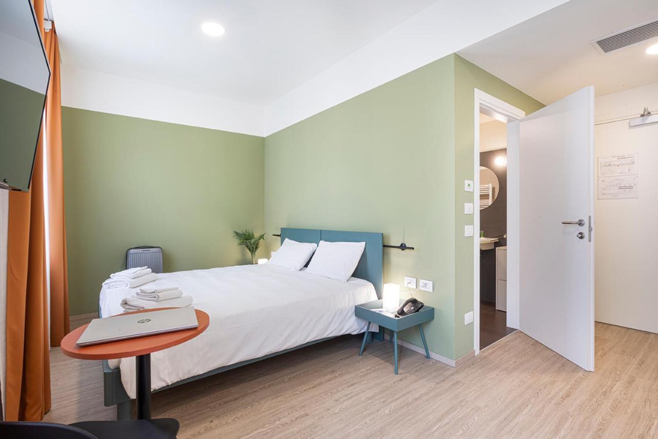 Camplus Bernini Casa Per Ferie Turin Ngoại thất bức ảnh